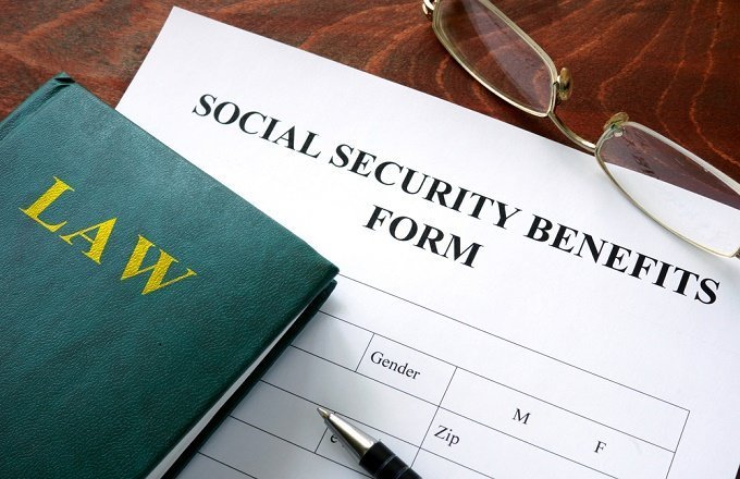 Can a divorced woman collect Social Security from her ex ...
