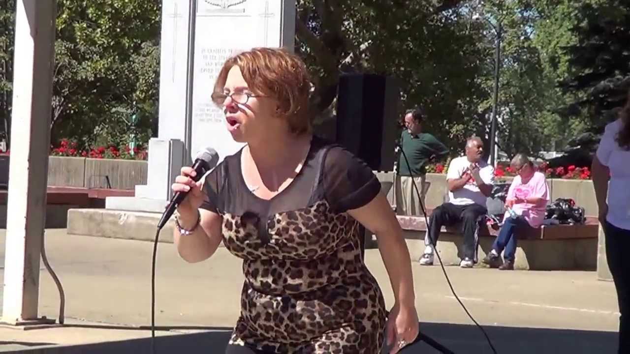 MICHELLE KNIGHT kidnapped victim sings "  HERO"  in victory ...
